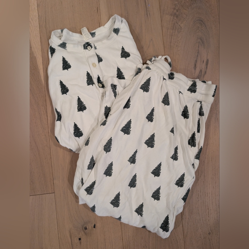 Kate Quinn Cream Pajama Set with Green Tree Design